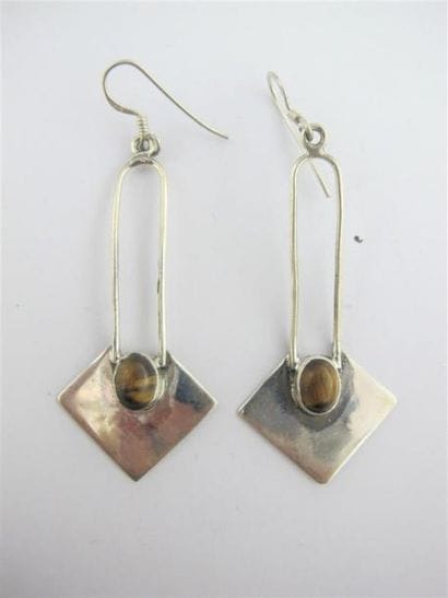 Paire de pendants d'oreilles en argent à...
