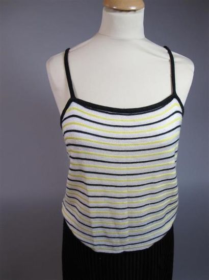 Pierre CARDIN Paris
Ensemble en maille comprenant...