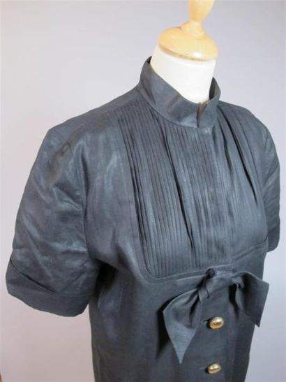 BALMAIN IVOIRE Paris
Robe droite en lin noir,...