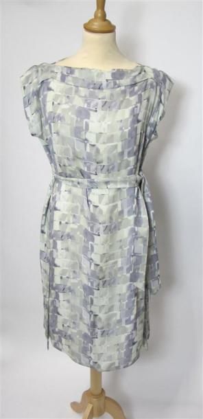 ARMANI Collezioni
Robe grise et vert d'eau...