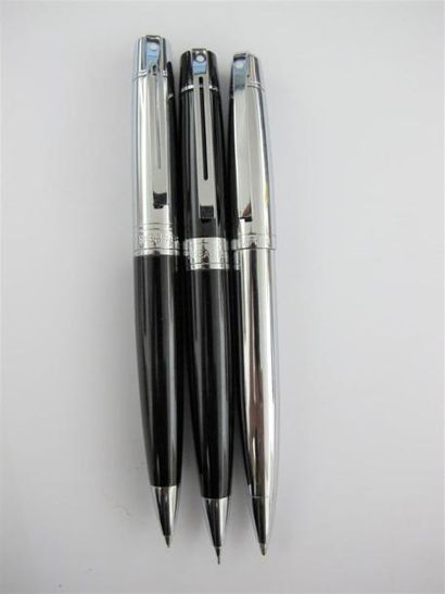 SHEAFFER
Un stylo bille et deux critérium...