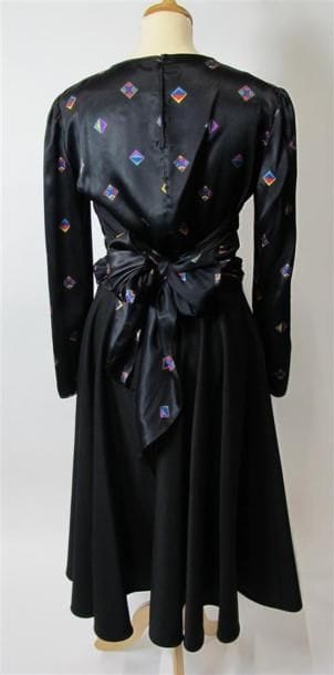 VALENTINO Boutique
Ensemble jupe longue noire...