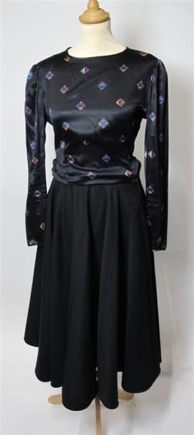 VALENTINO Boutique
Ensemble jupe longue noire...