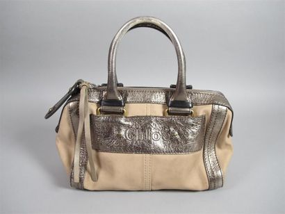 CHLOÉ
Sac à main en cuir irisé argenté et...