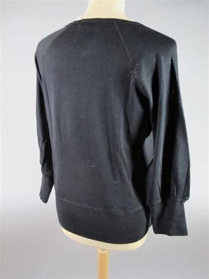 Sonia RYKIEL Paris
Deux sweat-shirts identiques...