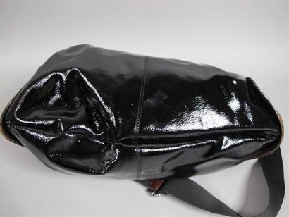 MARNI
Sac porté main avec sa bandoulière...