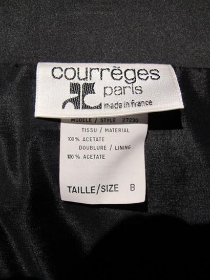 COURRÈGES Paris
Ensemble comprenant une jupe...
