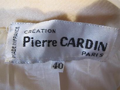 Pierre CARDIN Paris
Manteau en laine écrue,...