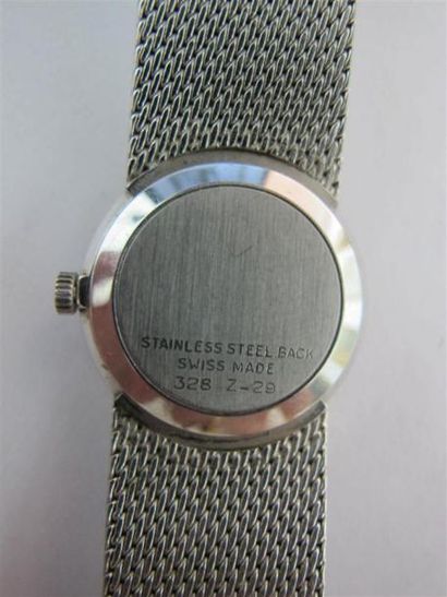 ORNATA
Montre de dame, le cadran serti de...
