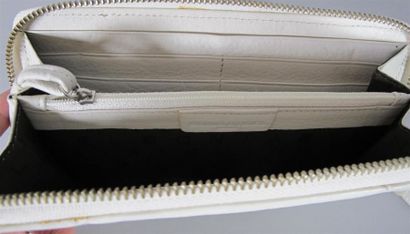 Sonia RYKIEL
Porte-feuille en cuir gainé...