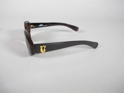Gianni VERSACE
Lunettes de soleil marrons...
