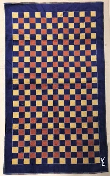 Yves SAINT LAURENT
Lot comprenant quatre...