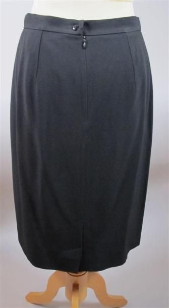 Guy LAROCHE 
Jupe noire.
Taille 42