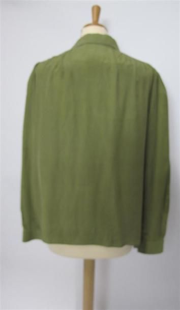 Ted LAPIDUS Boutique HAUTE COUTURE Paris
Lot...