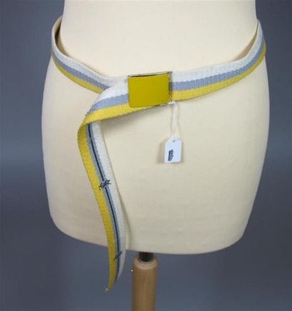 Yves SAINT-LAURENT
Ceinture à clapet en tissu...