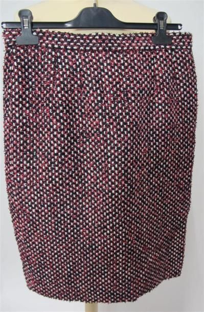 WEILL
Lot comprenant :
- Imperméable. Taille...