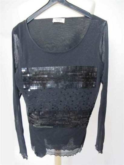 WEILL
Lot comprenant :
- Imperméable. Taille...