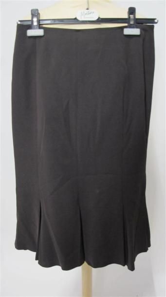 WEILL
Lot comprenant :
- Imperméable. Taille...