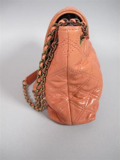 Marc JACOBS
Sac à main en cuir rose à surpiqûres...