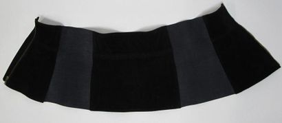 CHLOÉ
Ceinture corset en velours et élastique...