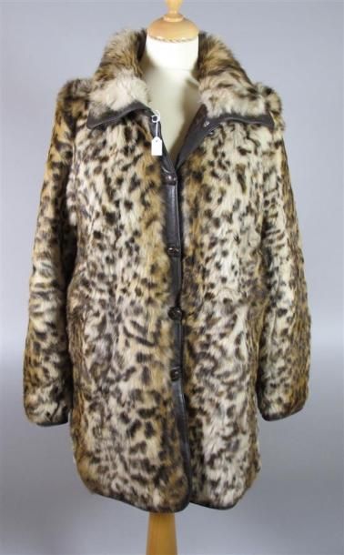 AMERICANRETRO
Veste 3/4 en cuir marron foncé...