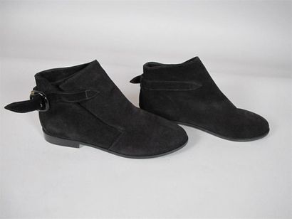 Sonia RYKIEL Paris
Paire de bottines en daim...