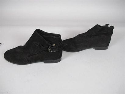 Sonia RYKIEL Paris
Paire de bottines en daim...