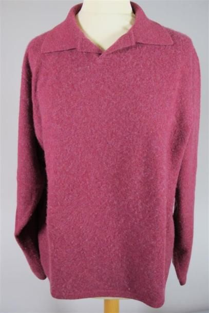 Lot de trois pulls en cachemire gris anthracite,...