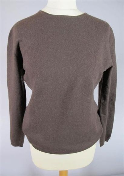 Lot de trois pulls en cachemire gris anthracite,...