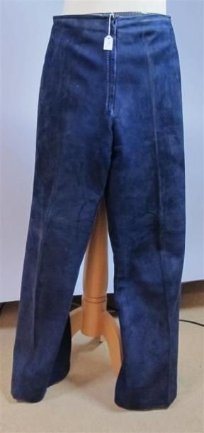 HERMÈS SPORT Paris
Pantalon large en cuir...