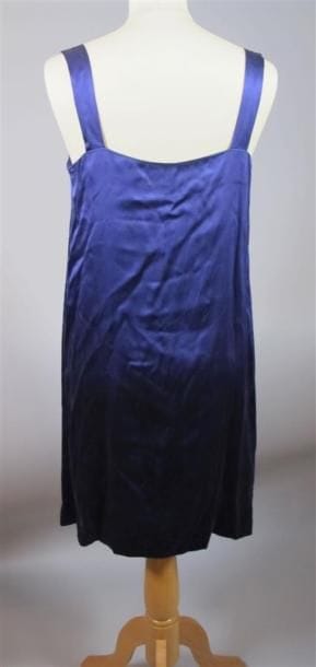 Tara JARMON
Deux robes en soie violette,...