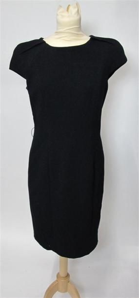ZARA
Lot comprenant :
- Robe noire. Taille...