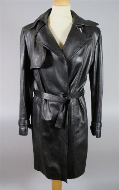 Gerard DAREL
Trench en coton beige.
Taille...