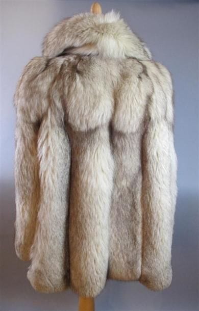 CRÉATION DE PARIS
Veste en renard argenté,...