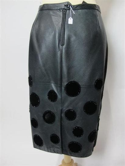 VALENTINO Pelle
Lot comprenant :
- Jupe en...