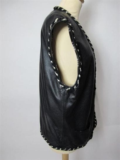 VALENTINO Pelle
Lot comprenant :
- Jupe en...