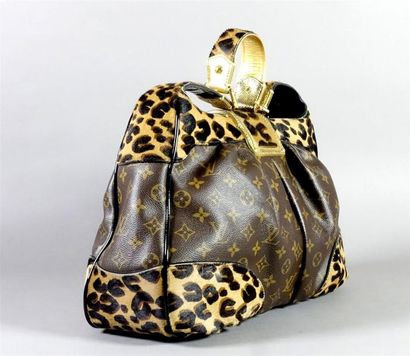 Louis VUITTON. Édition limitée
Sac en toile...