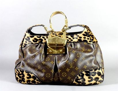 Louis VUITTON. Édition limitée
Sac en toile...