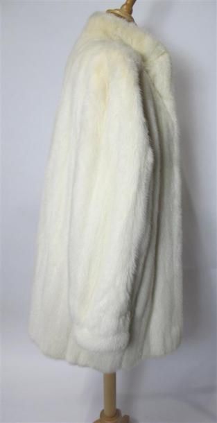 Christian DIOR - Monte-Carlo
Veste manteau...