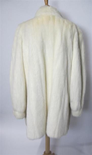 Christian DIOR - Monte-Carlo
Veste manteau...