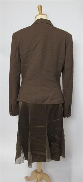 Renato NUCCI
Ensemble en soie marron et voile,...