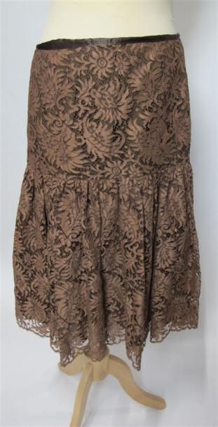 Renato NUCCI
Ensemble en soie marron et voile,...