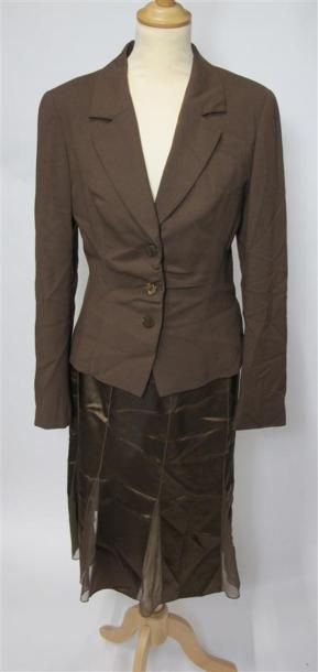 Renato NUCCI
Ensemble en soie marron et voile,...