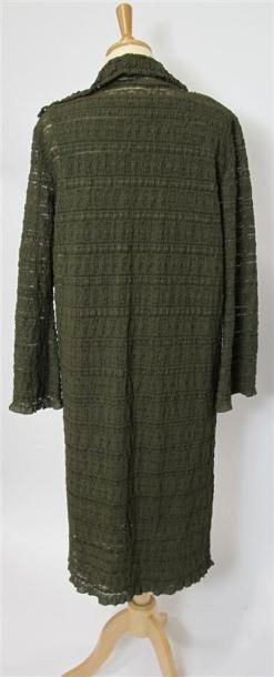 Lot comprenant :
- D SPORT. Robe sans manches...