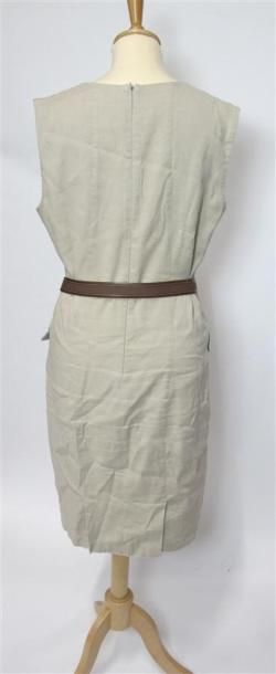 Lot comprenant :
- D SPORT. Robe sans manches...
