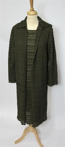 Lot comprenant :
- D SPORT. Robe sans manches...