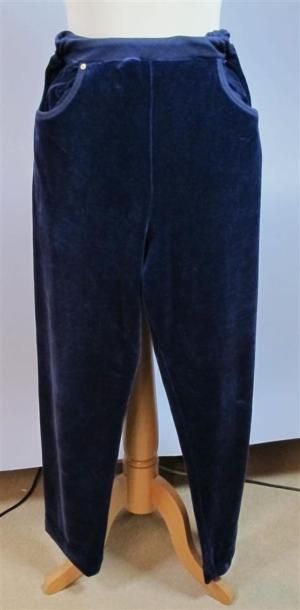 Sonia RYKIEL
Survêtement composé d'un pantalon...