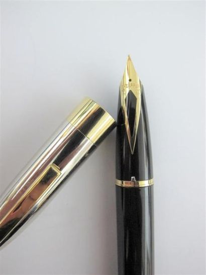 SHEAFFER
Stylo plume de la collection Legacy...