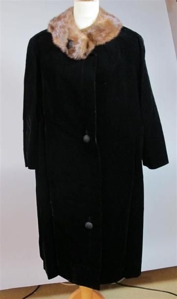 MARIE FRÉDÉRIC Boutique, 80, bd Malesherbes...