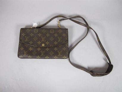 Louis VUITTON Paris
Sac enveloppe double...
